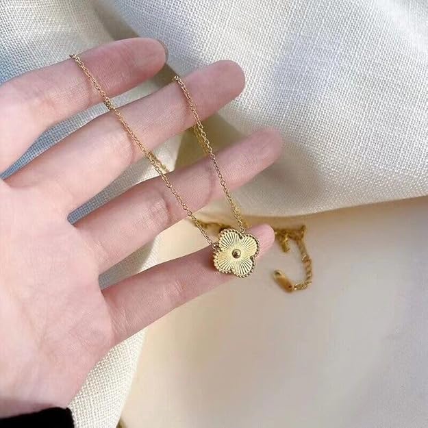 Golden clover pendant
